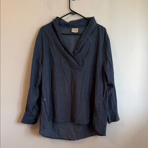 Preowned Women’s size 14 Wrap London Blue Corduroy Pullover Top